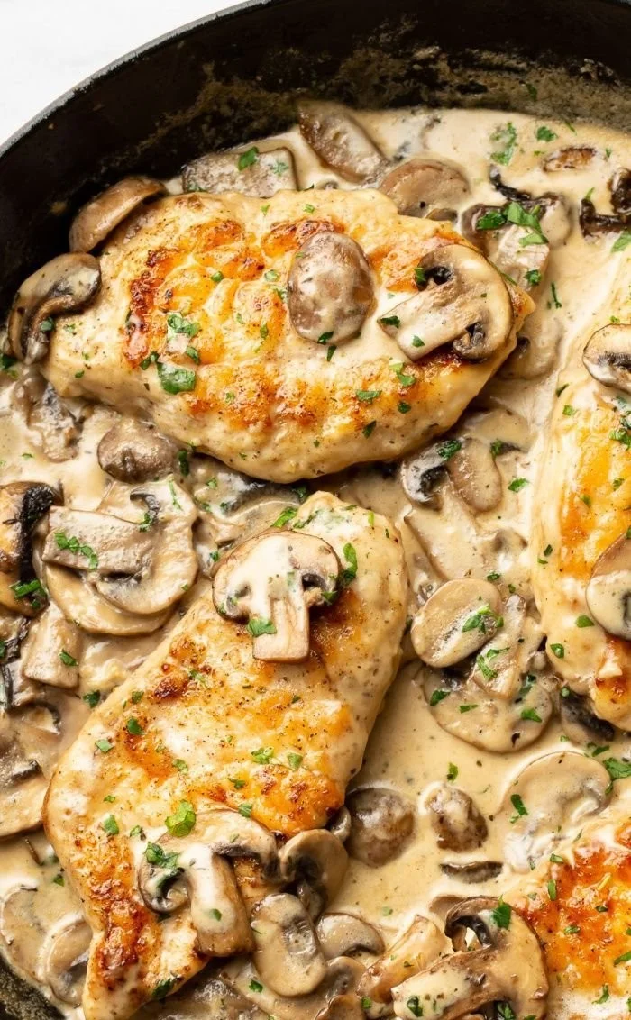Easy Chicken Dinner with Garlic and Mushrooms