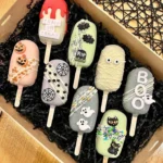 halloween themed chocolate strawberry pops hallo 2026 08 06 183403 1